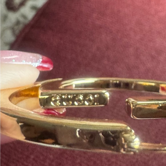 🎄GG Large Gold Fashion Hoop Earrings🎄 Great Gift!🎁 - Picture 2 of 6